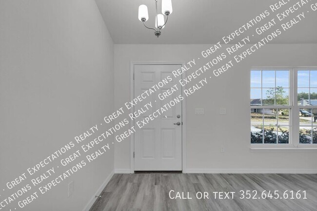Building Photo - 678 Walkertown Dr
