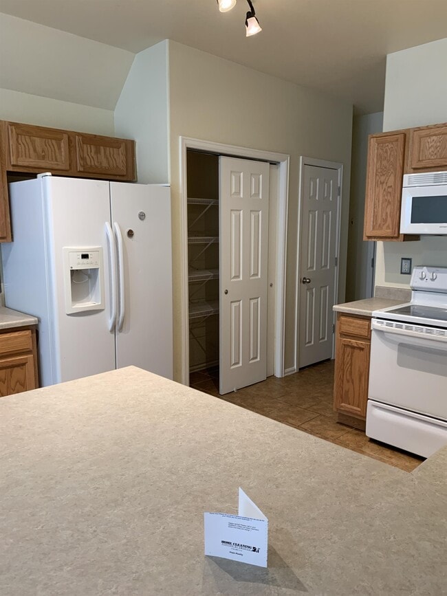 Building Photo - 755 Hailey Glenn View