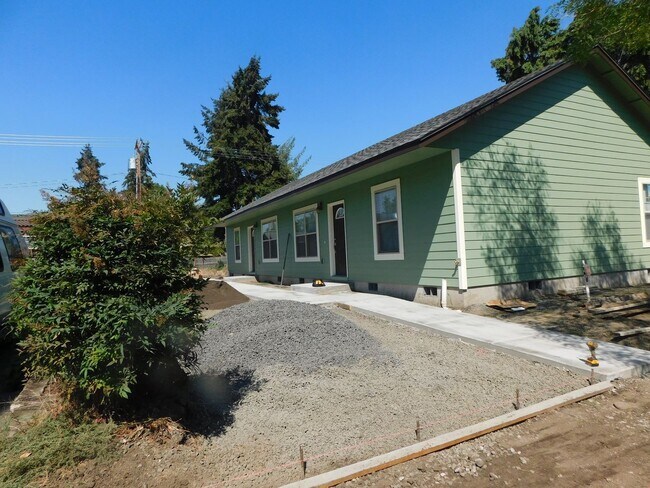 Building Photo - 1114as