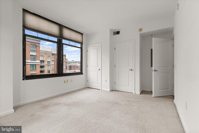 Building Photo - 1021 N Garfield St