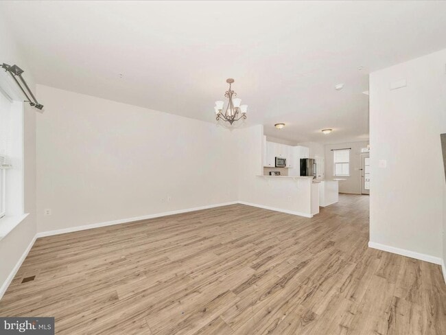 Building Photo - THREE LEVEL TOWN HOUSE IN KELLERTON