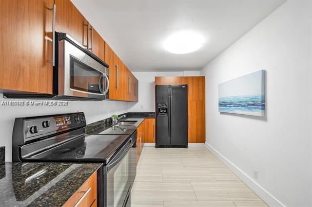 Building Photo - 3001 S Ocean Dr