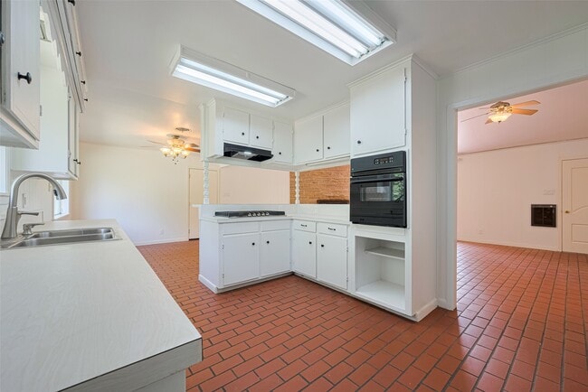 Building Photo - 30525 Hegar Rd