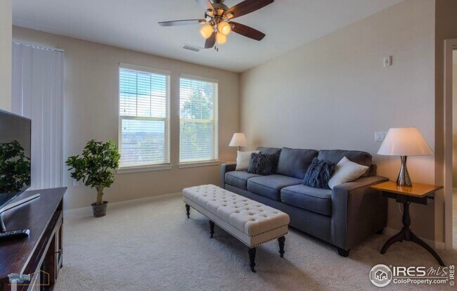 Living area - 13598 Via Varra