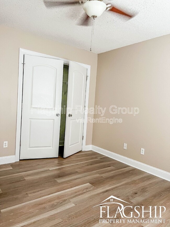 Building Photo - 2313 Sadler Dr