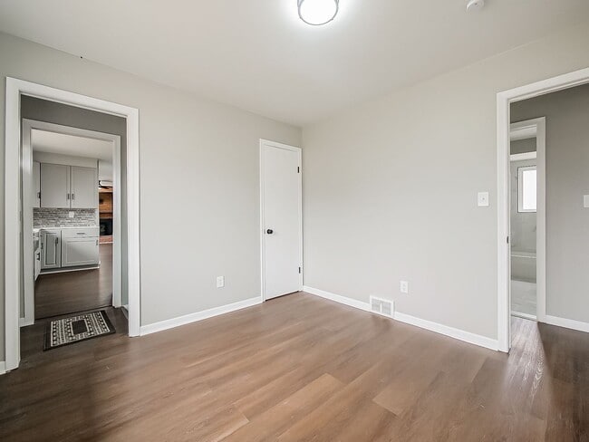 Building Photo - AVAILABLE NOW! Charming 3-Bed Home with Spacious Yard in Van Buren Township