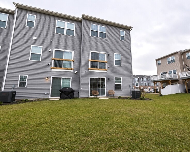 Building Photo - 134 Pinnacle Pl