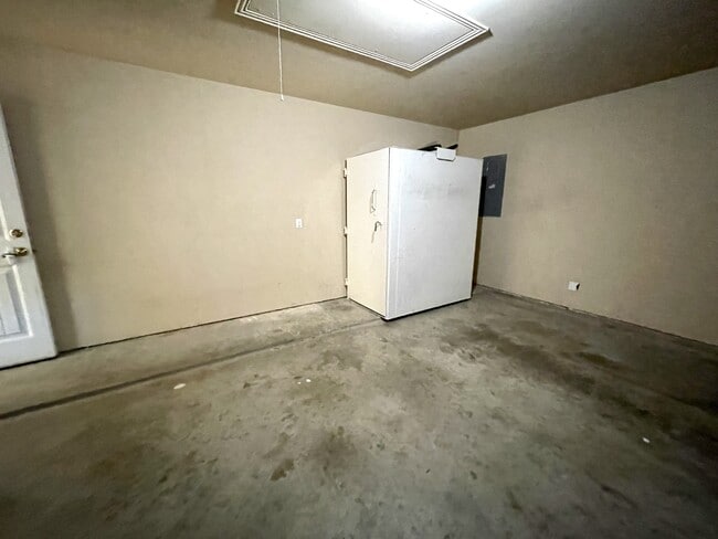 Building Photo - 4905 Rock Creek Rd