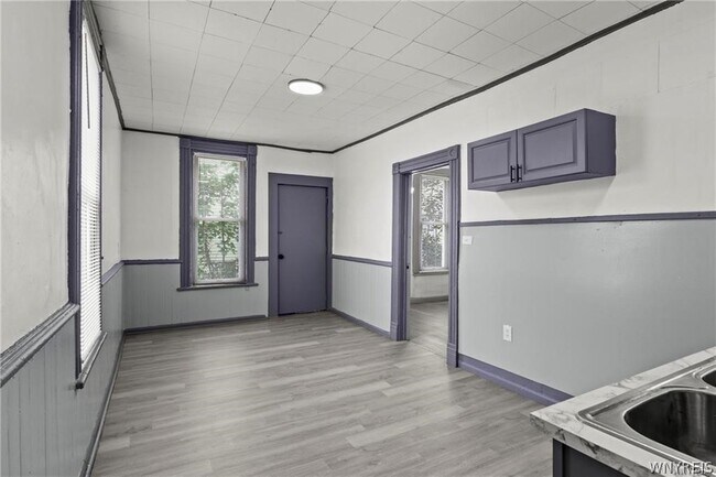 Building Photo - 385 Seventh St