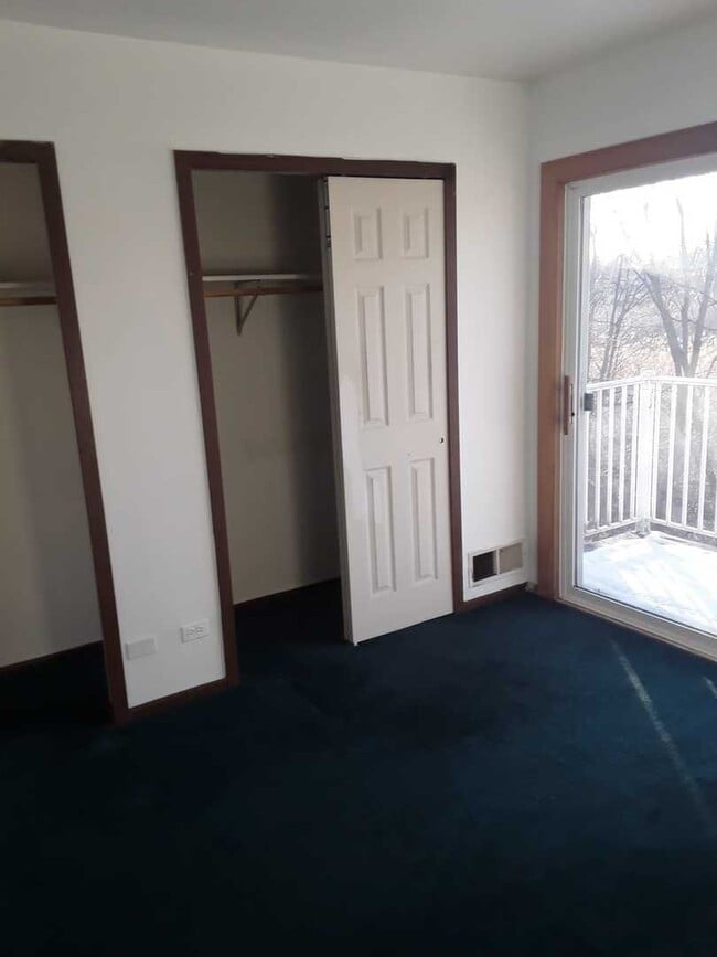 Building Photo - 544 Meadow Green Ln