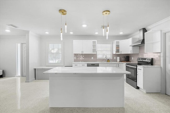 Building Photo - 10001 S Yacht Club Dr