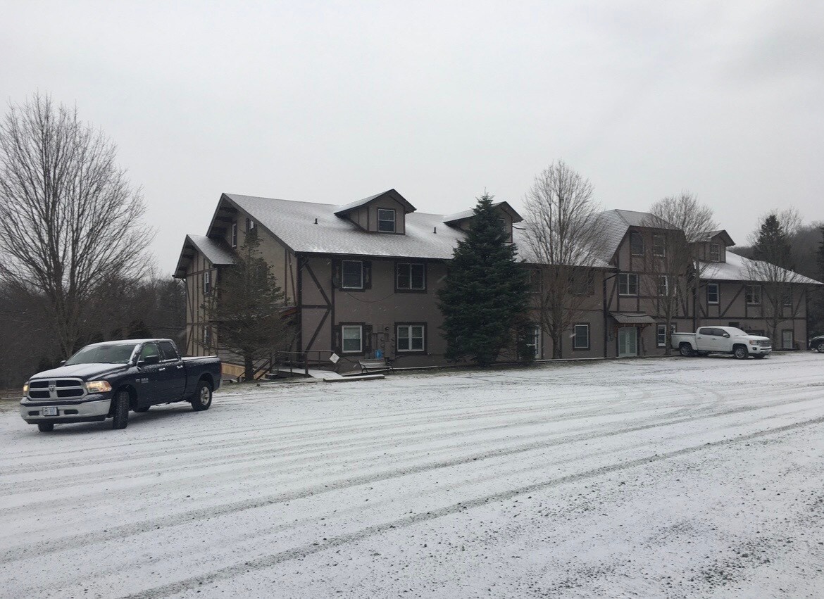Building Photo - 1005 Beech Mountain Pky