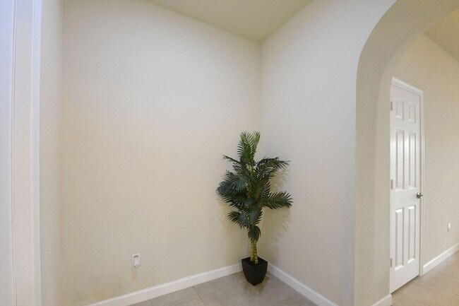 Building Photo - 10385 Wellington Parc Dr