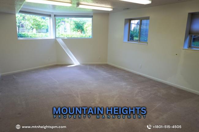 Building Photo - 2784 E Delsa Dr