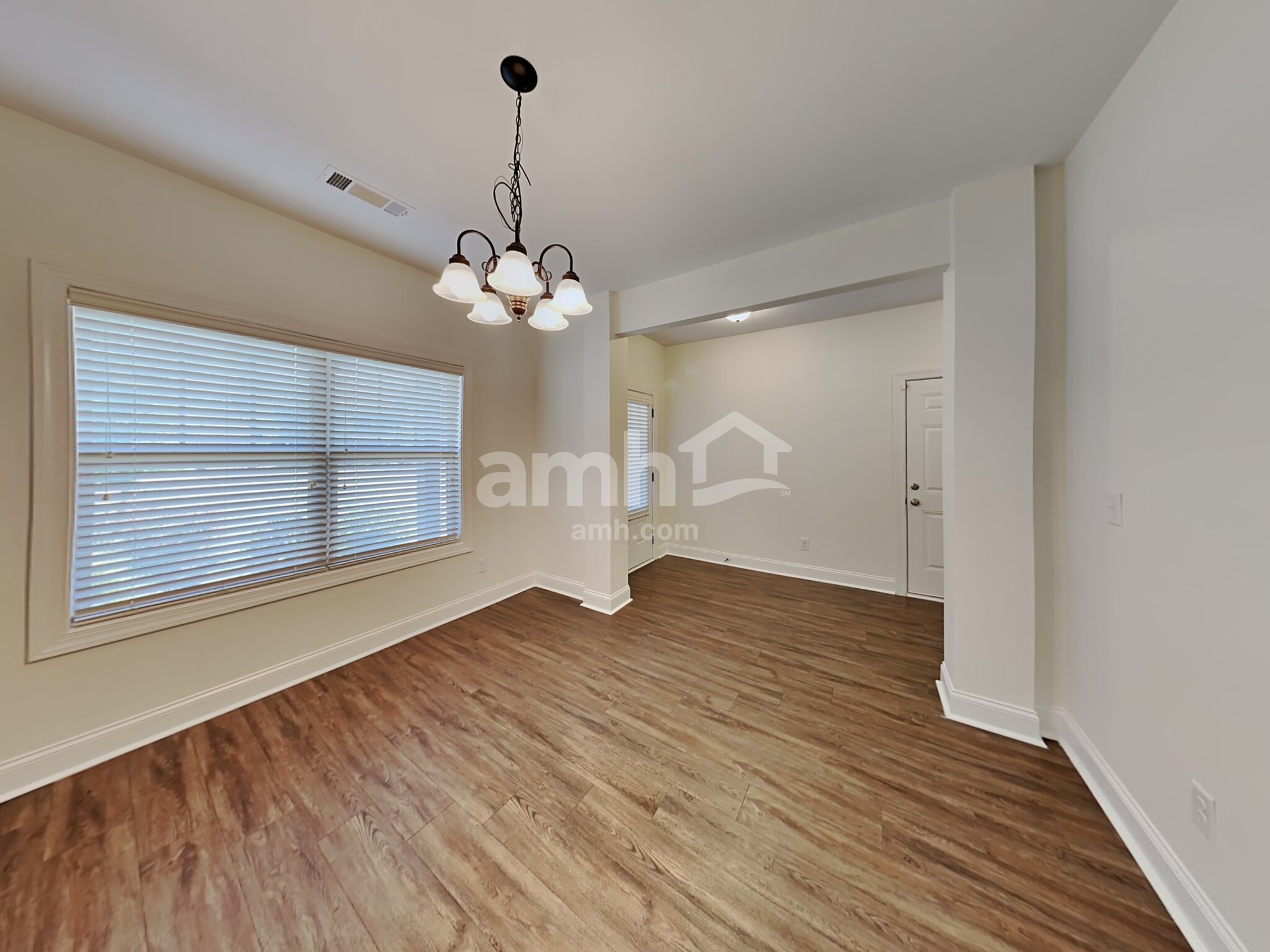 Building Photo - 1078 Hartwell Rd