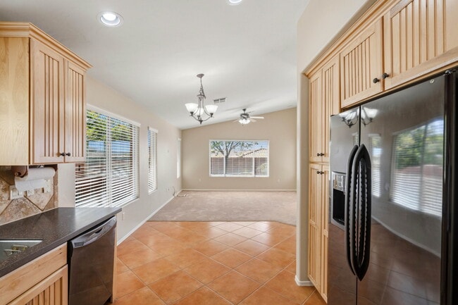 Building Photo - 39116 Quick Trot Dr