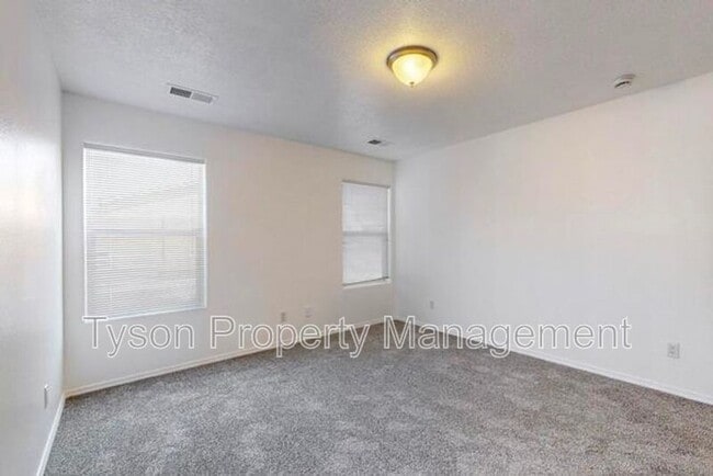 Building Photo - 1033 Desert Paintbrush Loop