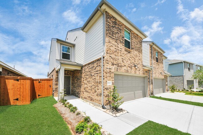 Building Photo - 10313 Malta Trce Dr