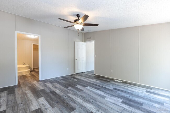 Building Photo - 5816 Congress Ct