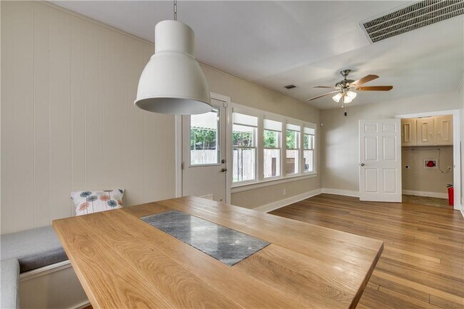 Building Photo - 2206 Iva Ln