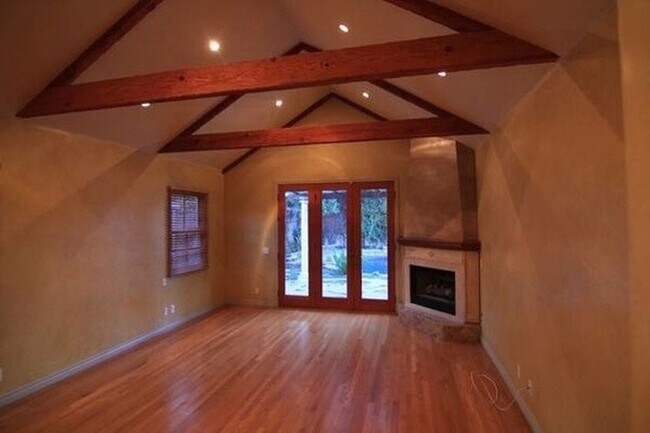 Master Bedroom suite - 12707 Califa St