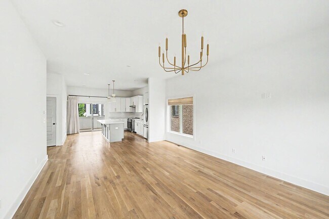 Building Photo - Stunning 3BR/3.5BA contemporary condo in the heart of Wedgewood-Houston!