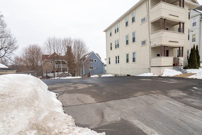 Building Photo - 82 Tower St