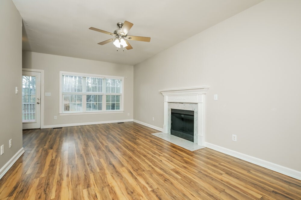 Building Photo - 909 Lotus Ln