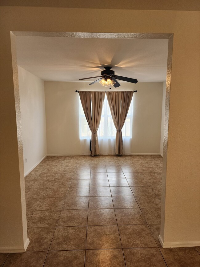 Building Photo - 13514 E Diablo Creek Dr