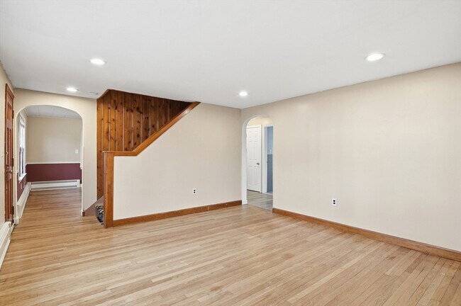 Building Photo - 16 Liberty Dr