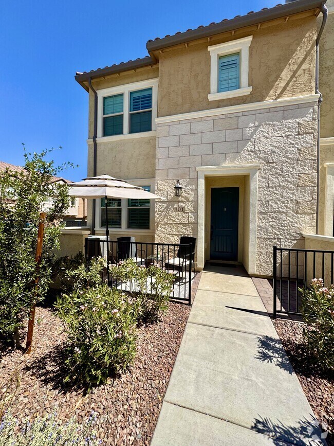 Building Photo - 1823 E Chelsea Ln