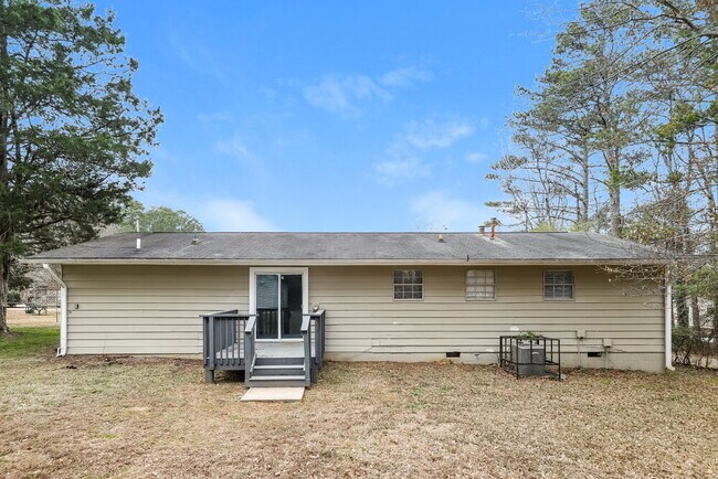 Building Photo - 4230 Senoa Dr