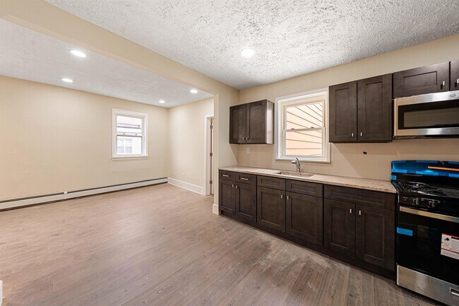 Building Photo - 378 Avenue C