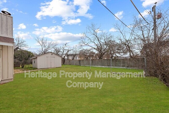 Building Photo - 4402 Seabreeze Dr