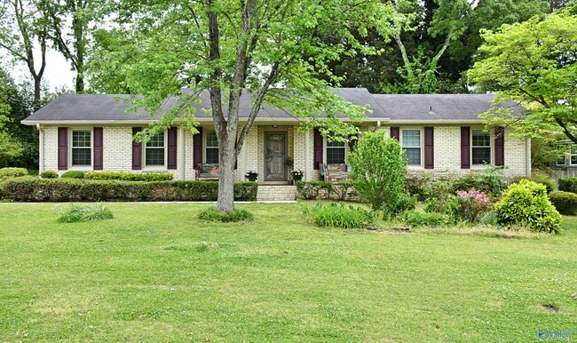 Building Photo - 207 Jones Valley Dr SW