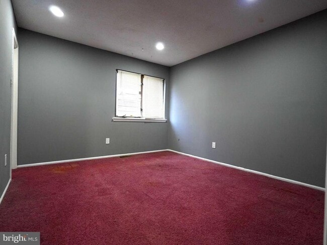 Building Photo - 51 Hollybrooke Dr