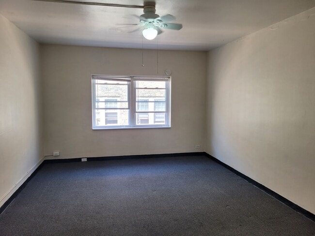 Interior Photo - 1026 E Lyon St