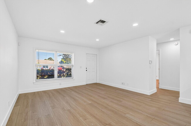 Building Photo - 4896 Neros Dr