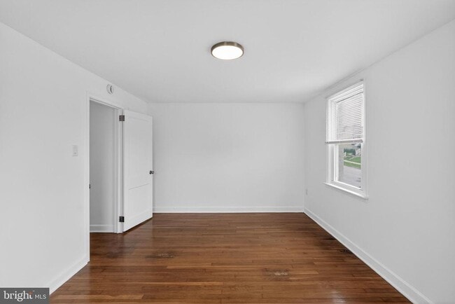 Building Photo - 439 E 11th Ave