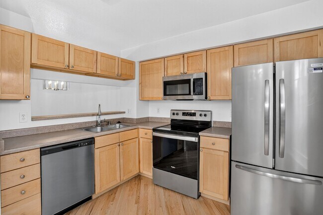 Building Photo - 13900 Lake Song Ln