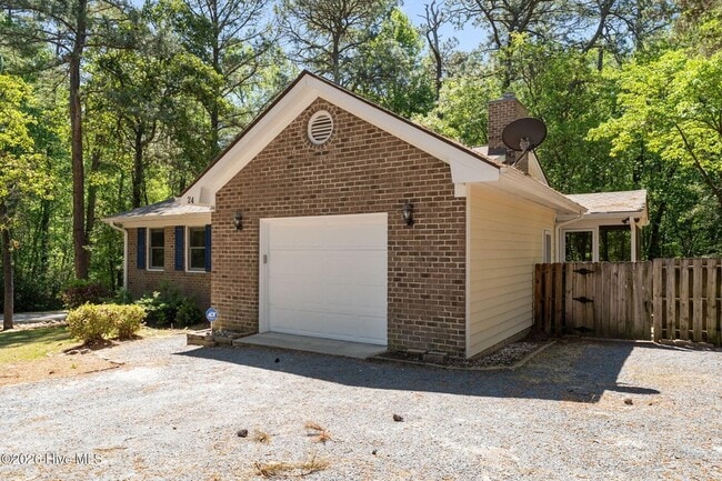 Building Photo - 24 Spring Lake Dr