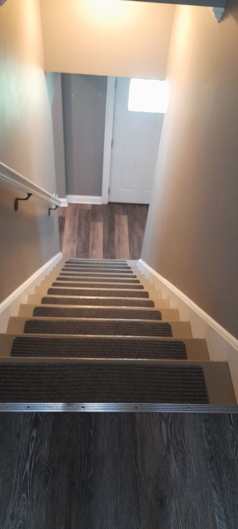 Building Photo - COMING SOON - 2 Bedroom 2 Bath home with f...