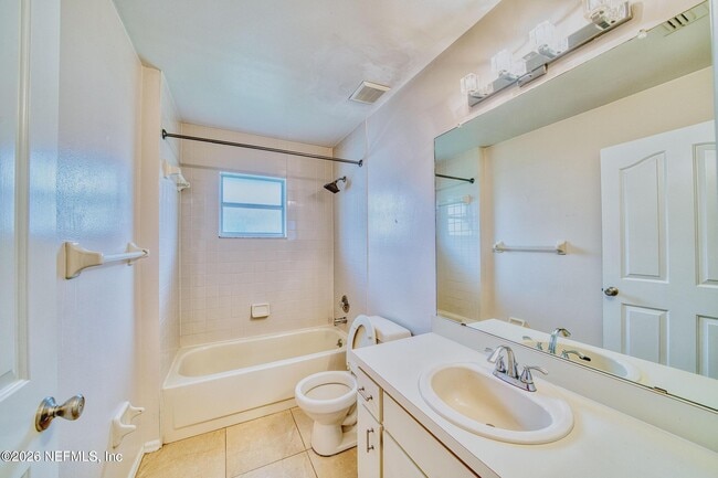Building Photo - 5628 Loma Vista Dr W