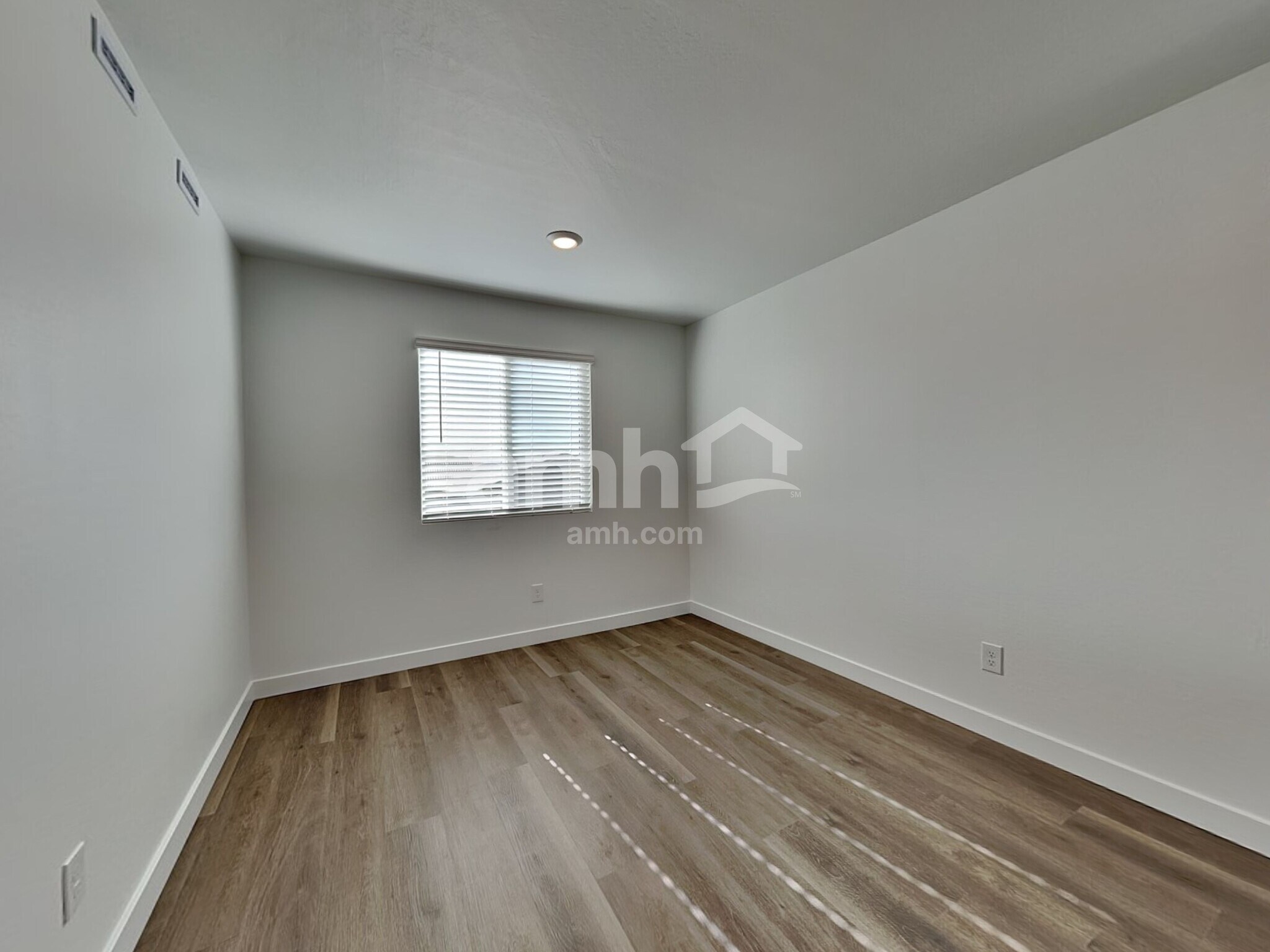 Building Photo - 20177 W Thomas Rd