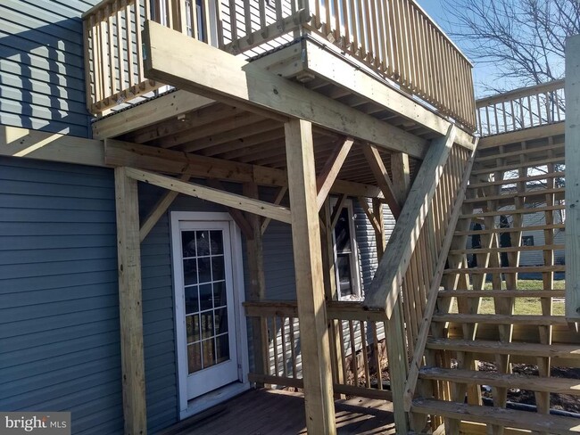 Building Photo - 215 Ulrich St