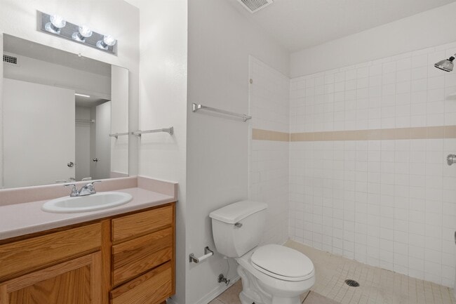 Building Photo - 11040 Vistazo Pl SE