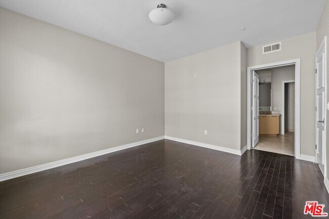 Building Photo - 317 Caruso Ave
