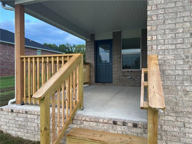 Building Photo - 3108 N Bella St