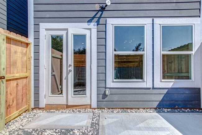 Building Photo - 4915 Paradigm Ln