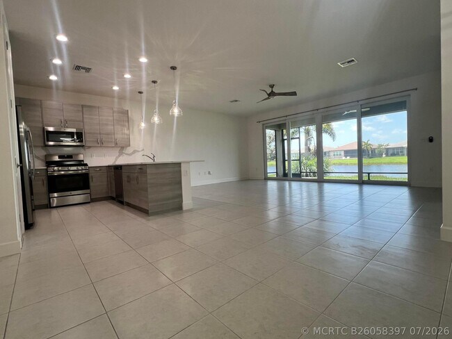 Building Photo - 11664 SW River Crossing Pl